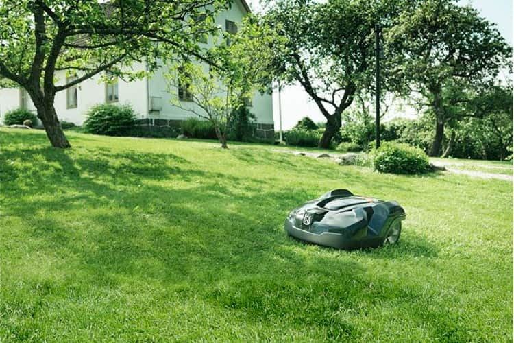 Husqvarna Automover Rasenmähroboter für den smarten Garten