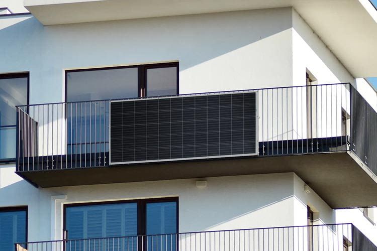 priwatt bietet seine Mini-Solaranlagen wahlweise mit ein oder zwei Modulen an