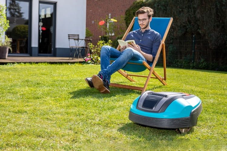 Rasenroboter sind meist sehr leise und unkompliziert