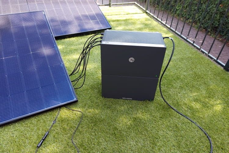 So sieht der Speicher in Kombination mit einem Solakon Zusatzakku aus