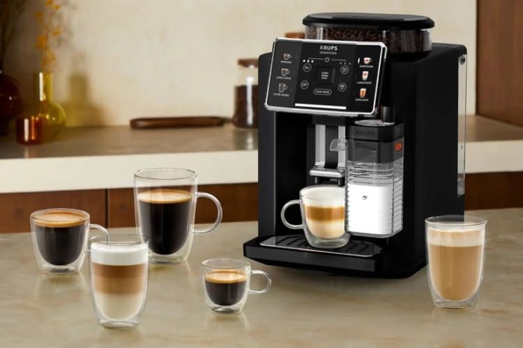 Der Kaffeevollautomat Sensation Milk sorgt für 6 köstliche Getränke. Bei MediaMarkt ist er jetzt 52 Prozent günstiger