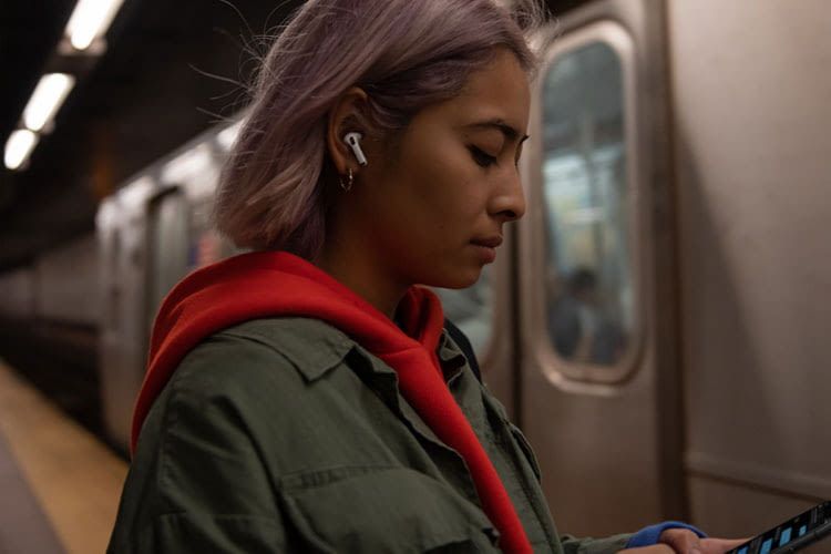 Die Apple AirPods Pro In Ear Kopfhörer bieten eine praktische Geräuschunterdrückung