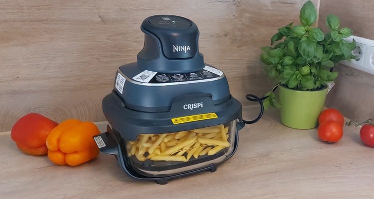 Diese kleine Heißluftfritteuse machte im Test richtig gute Pommes