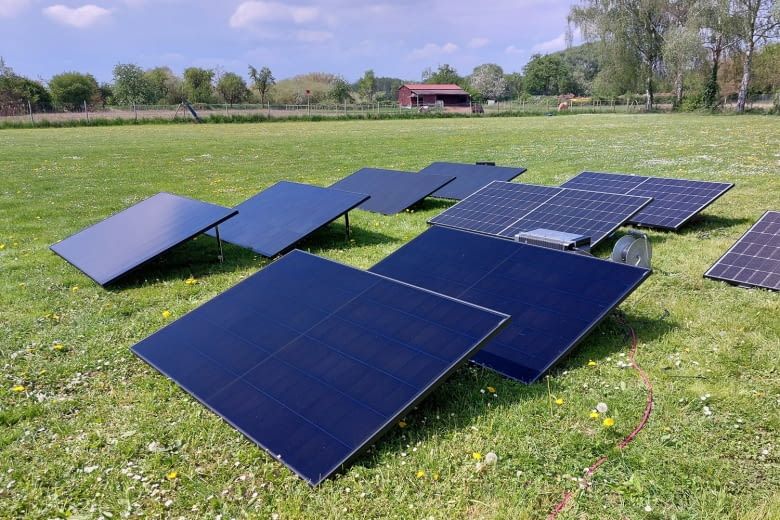 Kleines Kraftwerke Module kamen auch in diesem Balkonkraftwerk Vergleich zum Einsatz