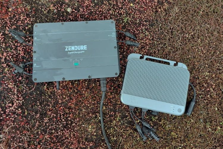 Der Smart Hub 1200 ist nochmals größer als SolarFlow 800
