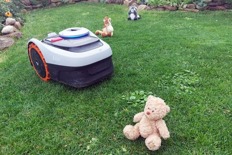 Wir haben im Test drei kleine Plüschtiere als Versuchsobjekte genutzt