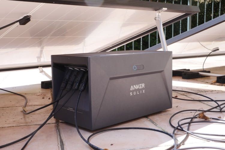 Der Anker Solix Solarspeicher kann die Energie von bis zu 4 Balkonkraftwerken speichern