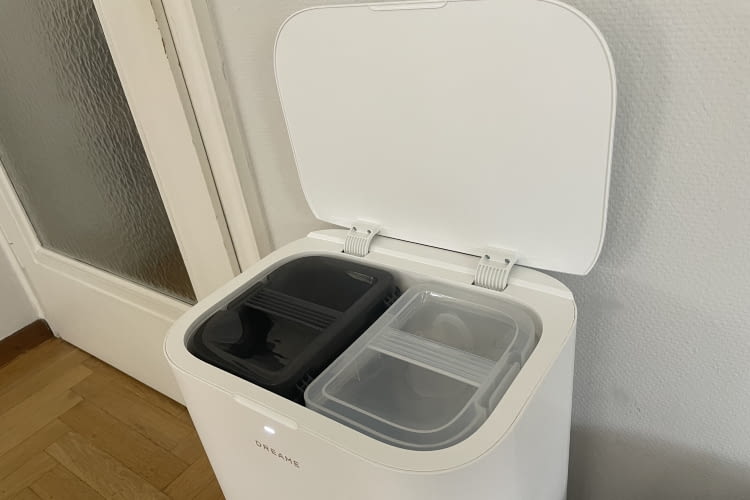 Die beiden Wassertanks der Dockingstation haben ein großes Volumen