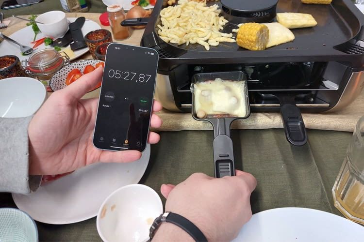 Hier ist gut zu sehen, dass der Käse noch keine Bräunung zeigt