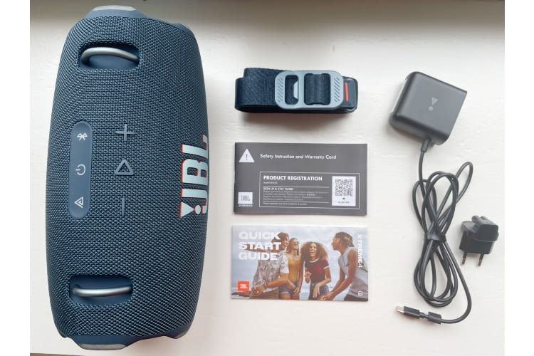 Die JBL XTREME 4 kam mit hochqualitativem Zubehör bei uns an