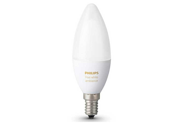 Die Philips Hue White Ambiance LED Leuchte für E14 Fassungen ist dank der Philips Hue Bridge einfach per App zu bedienen