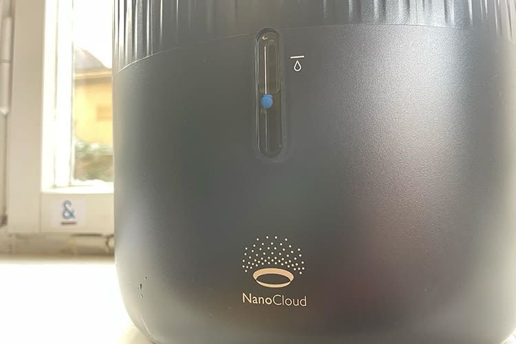 Dank eines Sichtfensters kann der Füllstand des Series 5000 Luftbefeuchters abgelesen werden