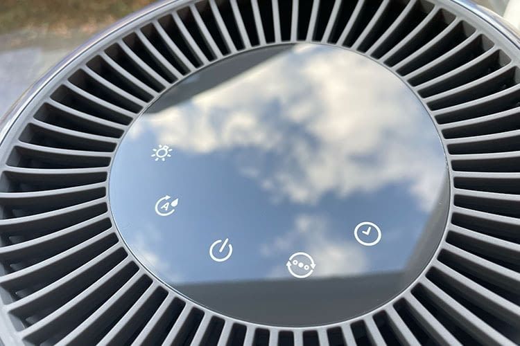 Die Tasten am Philips Luftbefeuchter sind übersichtlich angeordnet