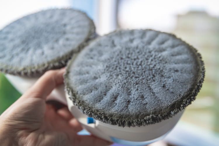 Nach der Reinigung sollten die Wischmopps jedes Mal gründlich gewaschen werden