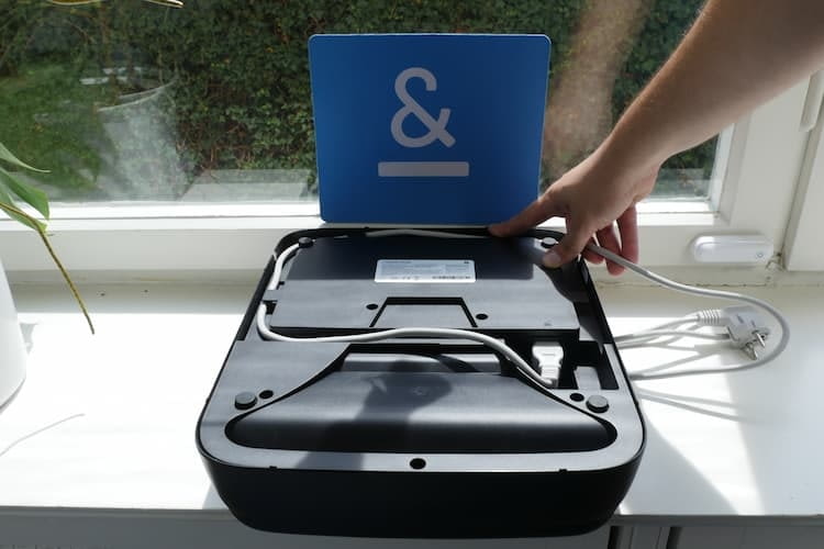 Mit der Kabelrolle der Ladestation lässt sich das Kabel ordentlich verstauen.