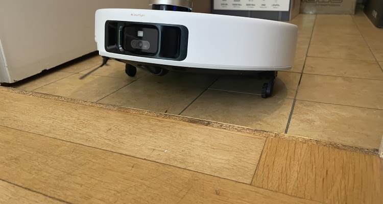 Mova V50 Ultra Complete überwindet hohe Schwellen elegant