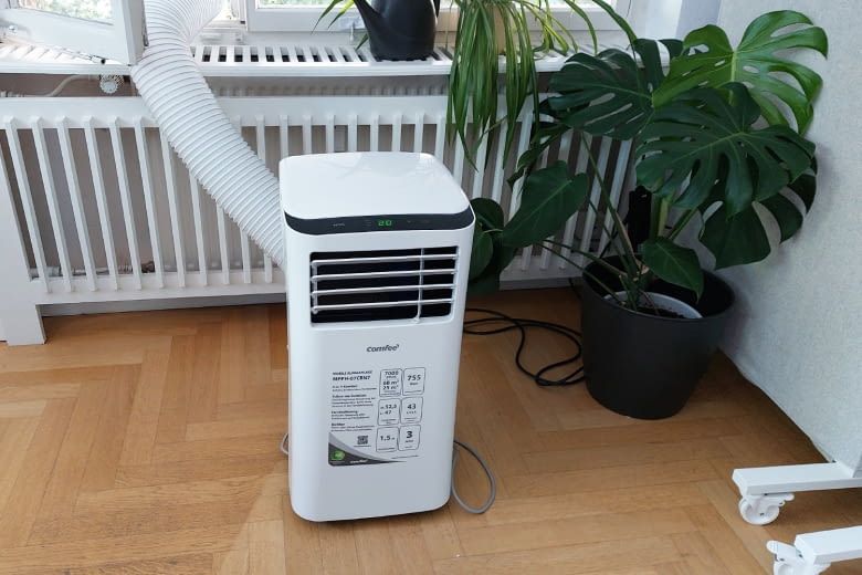 Diese mobile Anlage leitet Wärme per Schlauch nach draußen