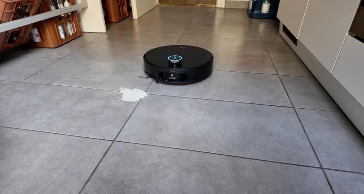 Auf Fliesen konnte der Mova Mobius nicht ganz überzeugen