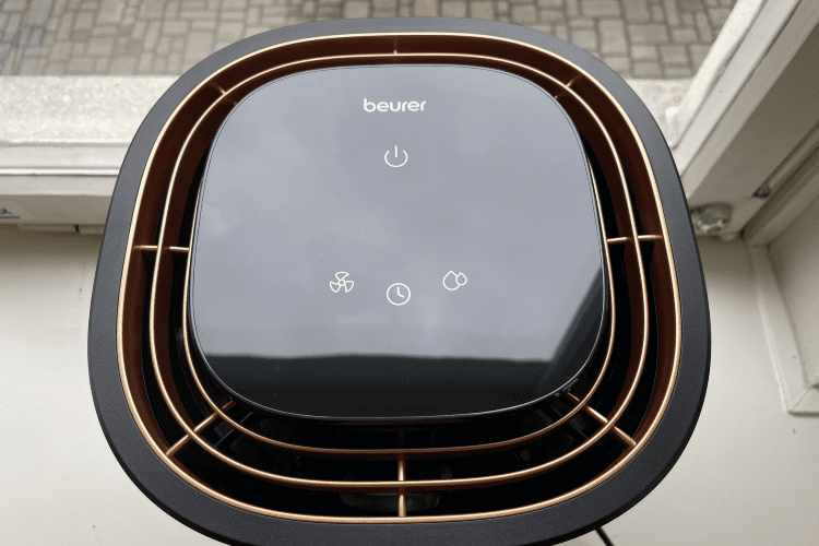 Das Bedienpanel des breuer LB 300 Plus ist modern und übersichtlich
