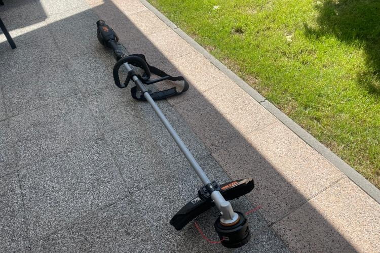 zusammengebaut sieht der Worx so aus und hat eine beachtliche Länge von 1,15 Metern
