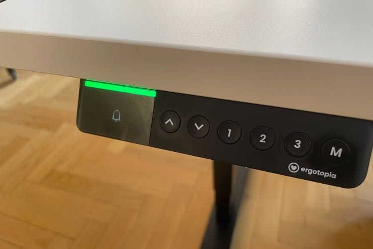 Per Vibration oder Lichtsignal erinnert der Pro X seine Nutzer ans Aufstehen