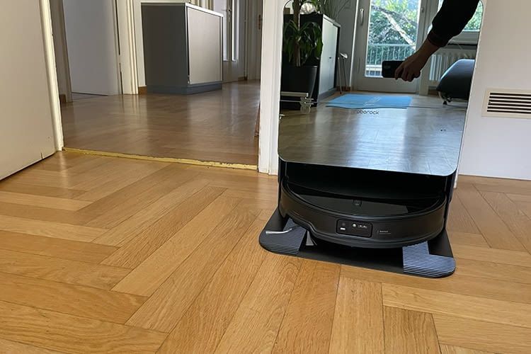 Der Saros 10R kann 4 Zentimeter klettern und ist besonders flach