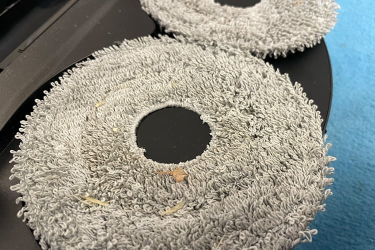 Die Moppwäsche war nicht ganz so tiefsehend wie bei Premium-Saugern