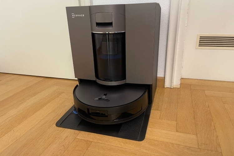 So sieht der DEEBOT X11 OmniCyclone fertig aufgebaut aus