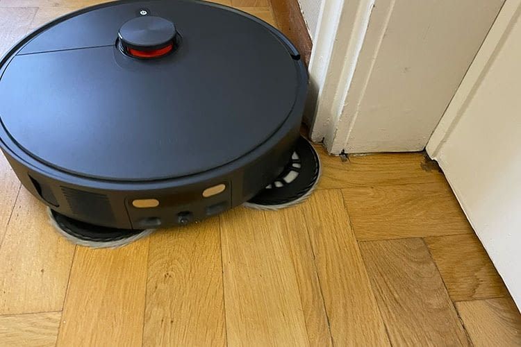 Bei Ecken und Kanten fuhr der Xiaomi seinen Wischmopp aus