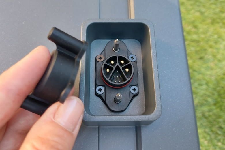 Mit diesem Anschluss lassen sich zwei Speichermodule verbinden