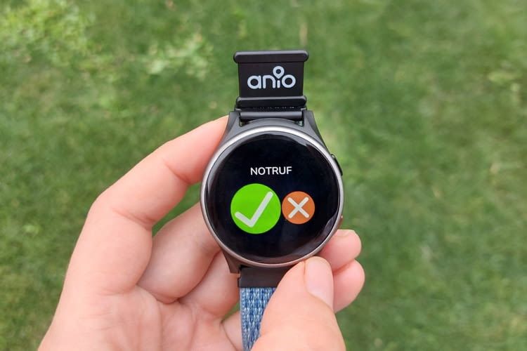 Ergänzend zum Notruf-Button soll diese Anzeige Fehlalarme verhindern
