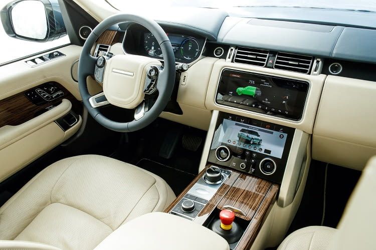 Der Range Rover P400e ist auch im Innenraum ein Luxus-SUV