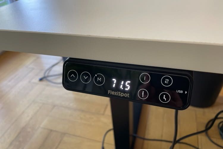 Die Bedienung der Flexispot Tastatur ist sehr einfach zu verstehen