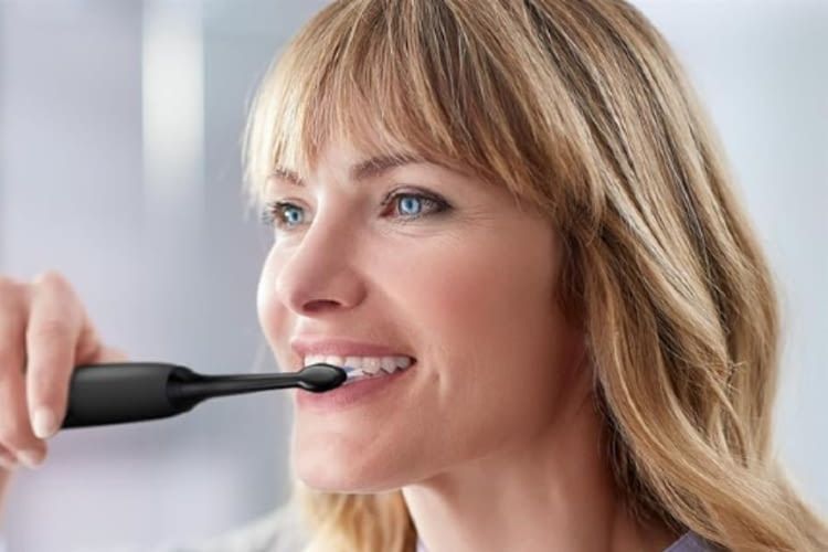 Die Sonicare 4500 beinhaltet alle für eine Schallzahnbürste wichtigen Funktionen
