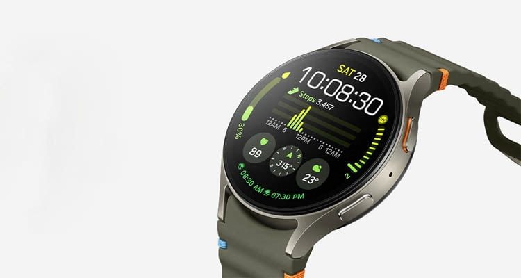 Diese moderne Smartwatch gibt es u.a. mit grünem oder silbernem Gehäuse