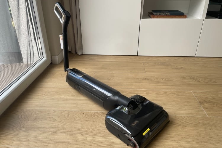 Der M50 Ultra ist der erste Wischsauger mit einem knickbaren Arm