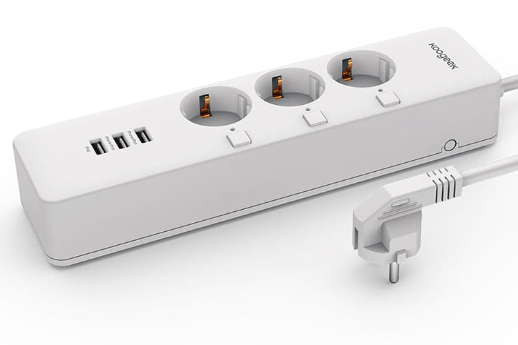 Die Koogeek Wifi Smart HomeKit Steckdosenleiste bietet Schnittstellen zum Aufladen von USB-Geräten