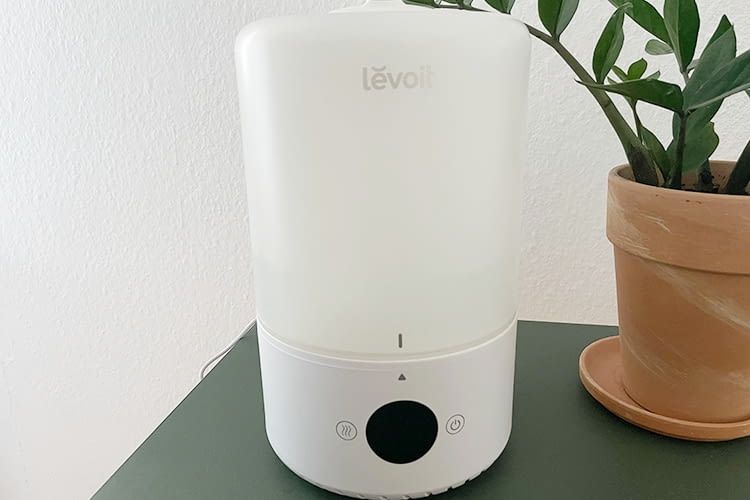 Der Levoit Luftbefeuchter hat ein schlichtes Design