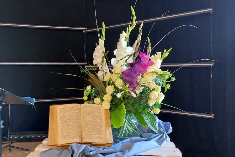 Unsere Expertin erstellt regelmäßig Blumensträuße wie diesen