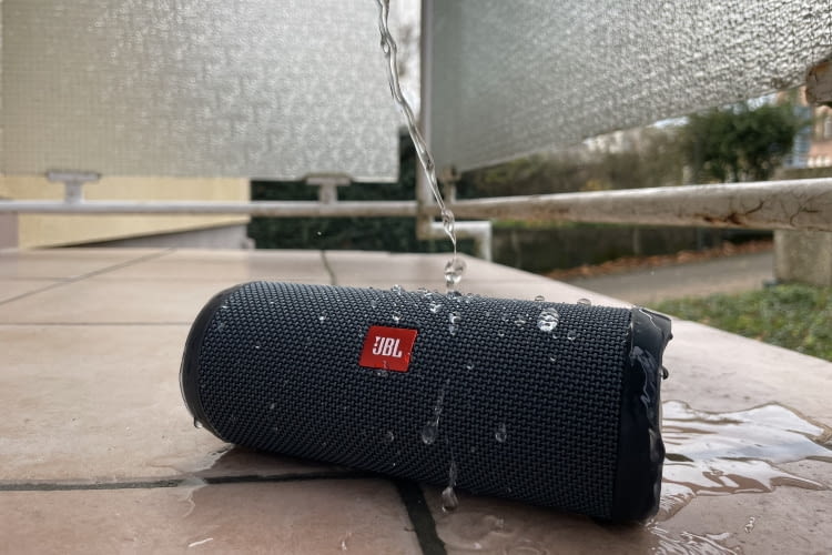 Die JBL Flip Essential 2 ist wasserfest