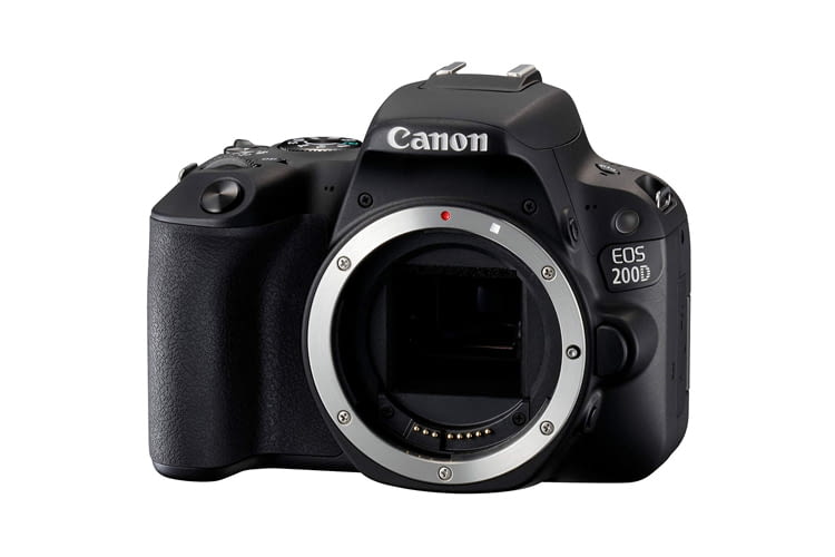 Canon EOS 200D begeisterte Tester u. a. wegen ihrer handlichen Größe