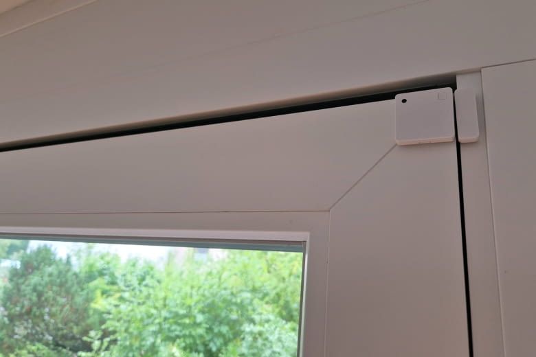 Sensoren erkennen in unserem Test-Haus, ob ein Fenster geöffnet wurde