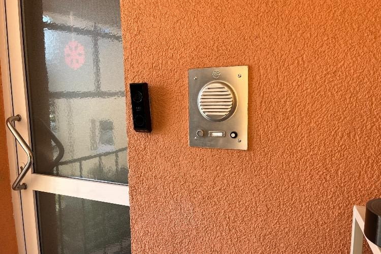 Mit der eufy E340 Video Doorbell ist jede Haustür ein bisschen sicherer.