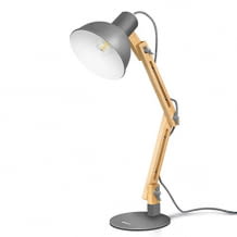 Schreibtischlampe in zeitlosem Design. An verschiedenen Stellen flexibel justierbar. Inkl. E27 Glühbirne.
