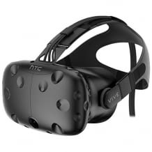 VR-Gaming-System mit HTC VIVE VR-Brille und Tracking-System zum Bewegen in virtuellen Umgebungen