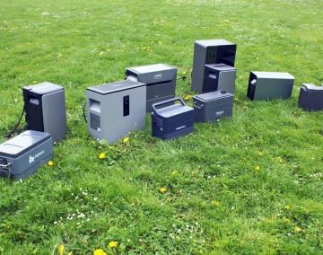 Wir testen regelmäßig Balkonkraftwerk Speicher im Freien