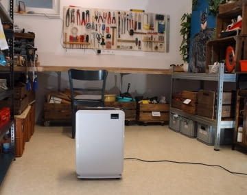 Luftentfeuchter in einer Garage