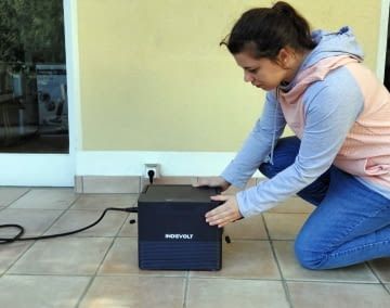 Dieser Hybrid-Speicher von Indevolt ist besonders kompakt designt