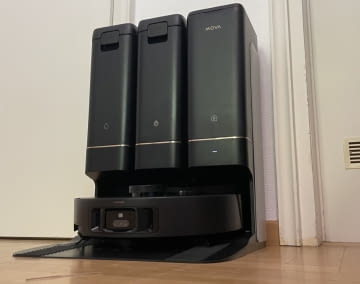Der Mova Z50 Ultra besticht mit großer Reinigungsstation und Wischwalze