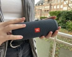Die kompakte JBL Flip Essential 2 war bei uns im Test